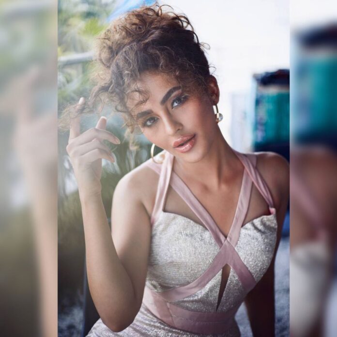 Seerat Kapoor Added Sparkle To Our Lives In This Sexy Bodycon Shimmery Dress – Check Out Her Drop Dead Gorgeous Pictures