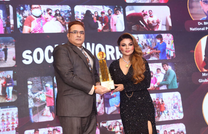 Dr Jitendra Matlani honoured with Dada Saheb Phalke Award in Dubai
