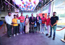 गुजरात में ग्रुप लैंडमार्क वोक्सवैगन डीलर्स ने वर्टस डिलीवरी में बनाया इंडिया बुक ऑफ़ रिकोर्ड्स और एशिया बुक ऑफ़ रिकोर्ड्स Group Landmark Volkswagen Dealerships in Gujarat make it to India Book of Records and Asia Book of Records for VW Virtus Deliveries.