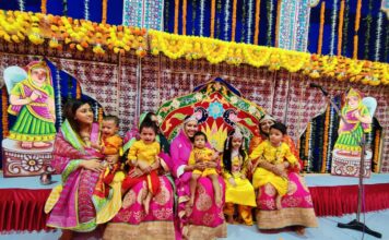 रामलीला के दूसरे दिन रावण जन्म, राम जन्म, विश्वामित्र आगमन लीला का मंचन हुआ Ravana's birth Ram's birth Vishwamitra's arrival Leela were staged on the second day of Ramlila.