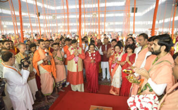 राम मंदिर में ध्वजारोहण और भारत उत्कर्ष महायज्ञ की पूर्णाहुति, नोएडा में 11 लाख श्रद्धालुओं ने रचा नया इतिहास