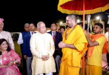 जगतगुरु सतीशाचार्य के दर्शन पाकर भाव-विभोर हुए मोहन भागवत, पैर छूकर लिया आशीर्वाद